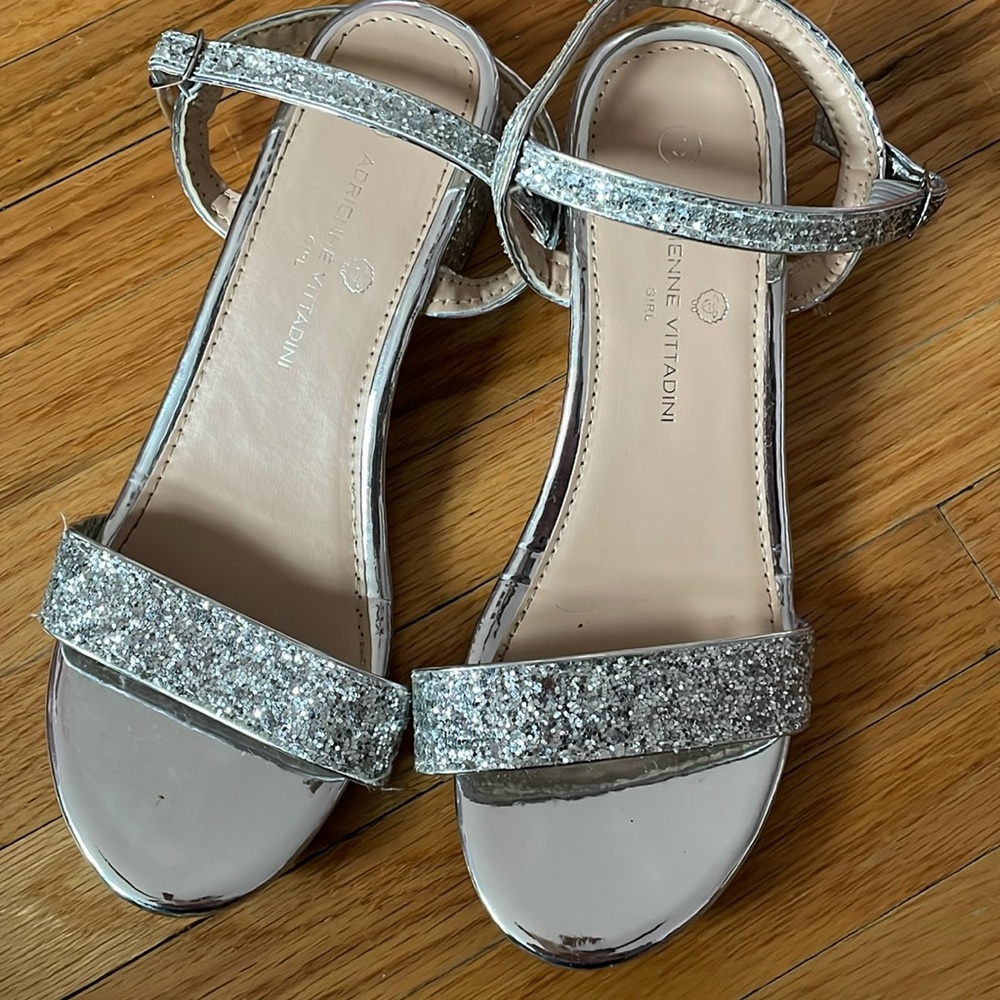 Adrienne Vittadini Silver Glitter Girls Dress shoes Size 3